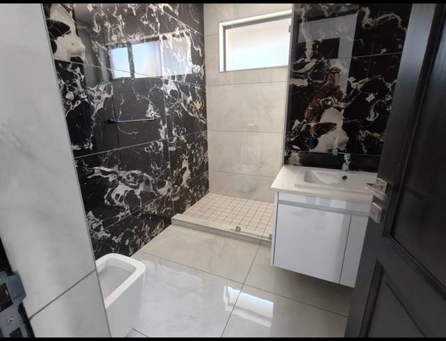 4 BEDROOM CLUSTER FOR SALE IN HOUGHTON ESTATE